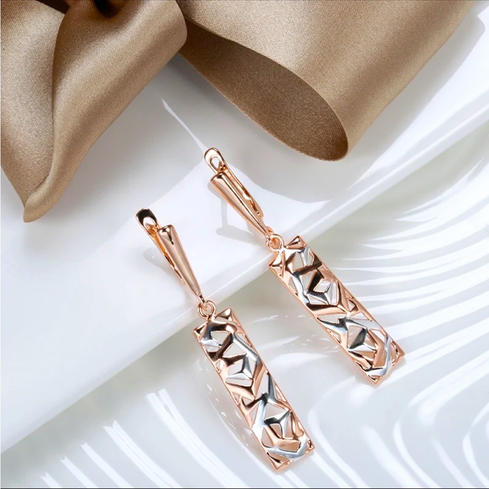 Geometric Hollow Pendant Earrings - Picture 2 of 3